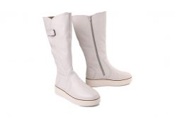 RIEKER 78853-80 white, kozaki damskie. Brązowe kozaki damskie Rieker, na zimę, bez wzorów, bez obcasa, na koturnie, bez zapięcia. Za 519.90 zł.