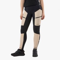 Spodnie outdoor Wędrówki Damska Swedemount Trondheim Trekking Tights wodoodporne. Białe spodnie sportowe damskie SWEDEMOUNT, na lato, bez wzorów, z tkaniny, sportowe, outdoorowe. Za 297.00 zł.