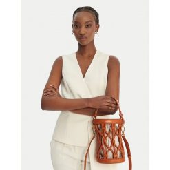 Torebka Coccinelle. Brązowe torebki do ręki damskie Coccinelle, bez wzorów, bez dodatków. Za 1,599.99 zł.