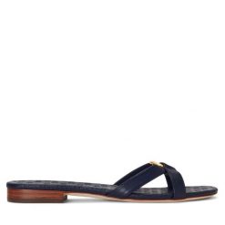 Klapki LAUREN RALPH LAUREN. Niebieskie klapki damskie Lauren Ralph Lauren, bez wzorów, bez obcasa, bez zapięcia. Za 569.99 zł.