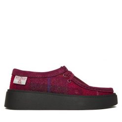 Półbuty Clarks. Fioletowe półbuty damskie Clarks, bez wzorów, bez obcasa, na płaskiej podeszwie, bez zapięcia. Za 659.99 zł.