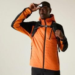 Męska kurtka pikowana Mountaineer Softshell. Czarne kurtki męskie Dare 2B, m, bez wzorów, z poliesteru, sportowe, bez kaptura. Za 699.99 zł.