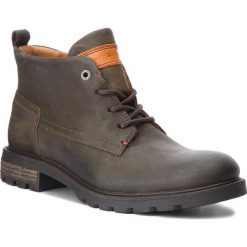 Trzewiki TOMMY HILFIGER - Winter Suede Boot FM0FM00766 Olive Night 010. Zielone botki męskie Tommy Hilfiger, bez wzorów, z materiału, eleganckie, bez obcasa, bez zapięcia. W wyprzedaży za 379.00 zł.