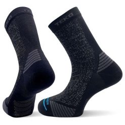 Skarpety do biegania Teko ecoRUN Short Crew Light Half Cushion 2.0. Czarne skarpetki damskie TEKO, bez wzorów, z nylonu. Za 39.00 zł.
