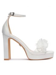 Buffalo Sandały Devine Rose 1291687 Biały. Białe sandały damskie Buffalo, bez wzorów, ze skóry, bez obcasa, na słupku, bez zapięcia. Za 429.99 zł.