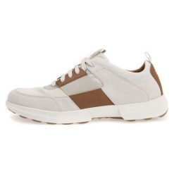 Geox tenisówki męskie Traccia 40 kremowy. Białe trampki męskie Geox, bez wzorów, bez zapięcia. W wyprzedaży za 335.00 zł.