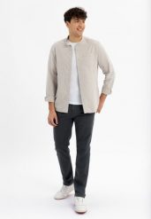 Materiałowe spodnie R-MARSHALL. Eleganckie spodnie męskie Volcano, bez wzorów, z bawełny. Za 179.99 zł.