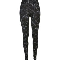Legginsy damskie Urban Classics Soft AOP GT. Czarne legginsy damskie Urban Classics, bez wzorów, z dżerseju. Za 82.00 zł.