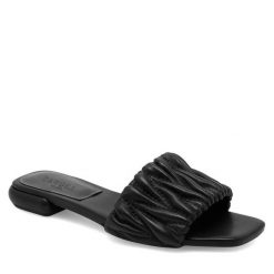 Klapki Badura. Czarne klapki damskie Badura, bez wzorów, bez obcasa, bez zapięcia. Za 229.99 zł.