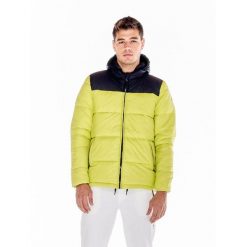 Męska kurtka z kapturem Welcome Back. Żółte kurtki męskie LEONE 1947 APPAREL, l, bez wzorów, z tkaniny, sportowe, z kapturem. W wyprzedaży za 419.25 zł.
