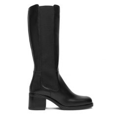 Kozaki GINO ROSSI. Czarne kozaki damskie Gino Rossi, bez wzorów, bez obcasa, na słupku, bez zapięcia. Za 479.99 zł.