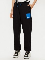 Karl Lagerfeld Jeans Spodnie dresowe A1W10004 Czarny Regular Fit. Czarne spodnie dresowe damskie Karl Lagerfeld Jeans, bez wzorów, z bawełny. Za 549.99 zł.