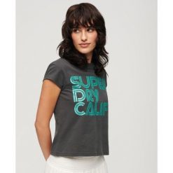 Koszulka z krótkim rękawem z błyszczącym retro logo. Czarne koszulki sportowe damskie Superdry, bez wzorów, bez ramiączek. W wyprzedaży za 118.60 zł.