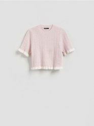 Sweter z warkoczowym splotem - pastelowy róż. Czerwone swetry nierozpinane damskie Reserved, l, bez wzorów, z dzianiny, bez kołnierzyka, bez ramiączek. Za 99.99 zł.