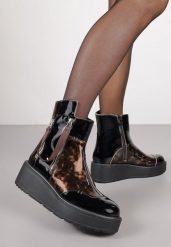 Czarno-Brązowe Lakierowane Botki Vices na Platformie i Koturnie Gamillia. Czarne botki damskie Born2be, bez wzorów, z jeansu, eleganckie, bez obcasa, na koturnie, bez zapięcia. Za 139.99 zł.