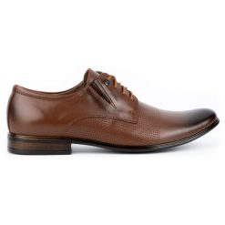 Olivier Buty męskie eleganckie skórzane 302T3 brązowe. Brązowe buty wizytowe męskie bez wzorów, ze skóry, bez obcasa, bez zapięcia. Za 367.89 zł.
