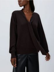 Sweter z ozdobnym wiązaniem - brązowy. Brązowe swetry nierozpinane damskie Reserved, l, bez wzorów, z dzianiny, bez kołnierzyka, bez ramiączek. Za 119.99 zł.