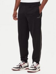 Armani Exchange Spodnie dresowe XM001358 AF16278 UC001 Czarny Regular Fit. Czarne spodnie sportowe męskie Armani Exchange, m, bez wzorów, z bawełny. Za 569.99 zł.