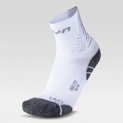 Skarpety do biegania MAN RUN FIT SOCKS r.45-47. Białe skarpety męskie UYN, bez wzorów. Za 69.99 zł.