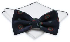 Ciemna Granatowa Mucha z Białą Poszetką -CHATTIER- Męska, w Pomarańczowo-Zielone Kwiatki. Niebieskie krawaty i muchy Chattier, bez wzorów, eleganckie. Za 59.00 zł.