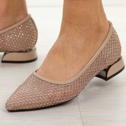 Beżowe czółenka damskie na obacasie Vinceza 62294. Brązowe czółenka damskie VINCEZA, na lato, bez wzorów, eleganckie, bez obcasa, na obcasie, bez zapięcia. Za 199.00 zł.