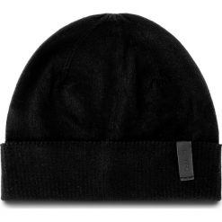 Czapka CALVIN KLEIN - Essential Beanie K50K503581 001. Czarne czapki męskie Calvin Klein, bez wzorów, z materiału. W wyprzedaży za 99.00 zł.