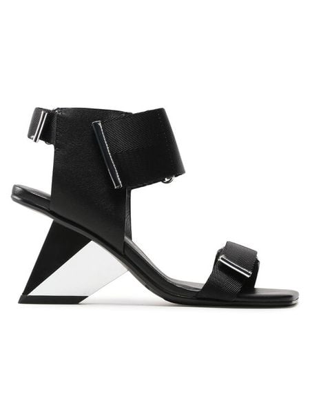 United Nude Sandały Rockit Run 106170115612 Czarny. Czarne sandały damskie United Nude, bez wzorów, ze skóry, bez obcasa, na słupku, bez zapięcia. Za 1,149.00 zł.