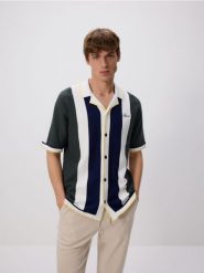 Sweter z krótkim rękawem - wielobarwny. Swetry męskie Reserved, l, bez wzorów, z bawełny, bez kołnierzyka, bez ramiączek. Za 149.99 zł.
