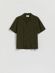 Koszula regular fit ze strukturalnej tkaniny - zielony. Zielone koszule męskie Reserved, l, bez wzorów, z bawełny, bez kołnierzyka, bez ramiączek. Za 119.99 zł.