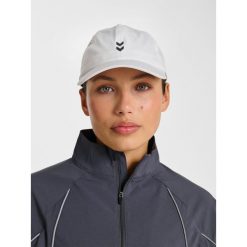 Czapka Hummel Pulse. Białe czapki damskie Hummel, bez wzorów, sportowe. Za 174.00 zł.