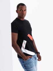 Bawełniany męski t-shirt z kontrastowym dwukolorowym printem – czarny V1 OM-TSPT-0219 - XL. Czarne t-shirty męskie Ombre Clothing, l, bez wzorów, z bawełny, bez kołnierzyka, bez ramiączek. W wyprzedaży za 39.99 zł.