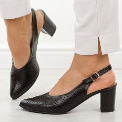 Cappucciono skórzane Polskie czółenka damskie Deoni D136. Czółenka damskie Deoni, na lato, w ażurowe wzory, ze skóry, biznesowe, bez obcasa, na obcasie, bez zapięcia. Za 429.00 zł.