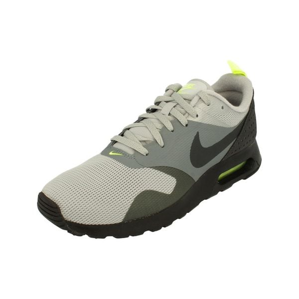 Buty Sportowe Męskie Nike Air Max Tavas. Szare buty sportowe męskie Nike, bez wzorów, bez zapięcia, do biegania, nike air max. Za 389.80 zł.
