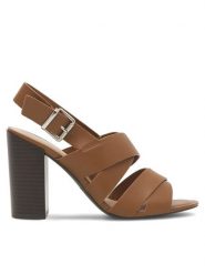 Clara Barson Sandały WYL3743-1 Brązowy. Brązowe sandały damskie Clara Barson, bez wzorów, z syntetyku, bez obcasa, na słupku, bez zapięcia. Za 149.99 zł.