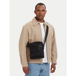 Saszetka U.S. Polo Assn. Czarne saszetki i nerki męskie U.S. Polo Assn., małe. Za 89.99 zł.