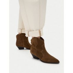 Kowbojki Badura. Brązowe botki damskie Badura, bez wzorów, bez obcasa, na słupku, bez zapięcia. Za 379.99 zł.