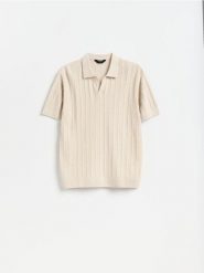 Strukturalny sweter polo - beżowy. Brązowe swetry męskie Reserved, l, bez wzorów, z bawełny, bez kołnierzyka, bez ramiączek. Za 129.99 zł.