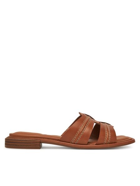 Clarks Klapki Ariany Mule 26181239 Brązowy. Brązowe klapki damskie Clarks, bez wzorów, ze skóry, bez obcasa, bez zapięcia. Za 399.99 zł.