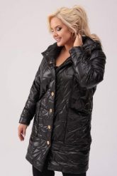 Pikowany czarny płaszcz Vivien z fantazyjnymi kieszeniami OVERSIZE PLUS SIZE XXL JESIEŃ. Czarne płaszcze damskie Moda Size Plus Iwanek, na jesień, plus size, bez wzorów, z poliesteru, eleganckie, bez kołnierzyka, bez kaptura. Za 469.90 zł.