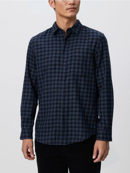 Koszula regular fit w kratę - granatowy. Niebieskie koszule męskie Reserved, l, bez wzorów, z bawełny, bez kołnierzyka, bez ramiączek. Za 119.99 zł.