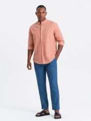 Męskie spodnie podwijane chino z dodatkiem lnu – niebieski denim V5 - Rozmiar: S. Niebieskie eleganckie spodnie męskie Ombre Clothing, bez wzorów, z bawełny, casualowe. W wyprzedaży za 220.49 zł.