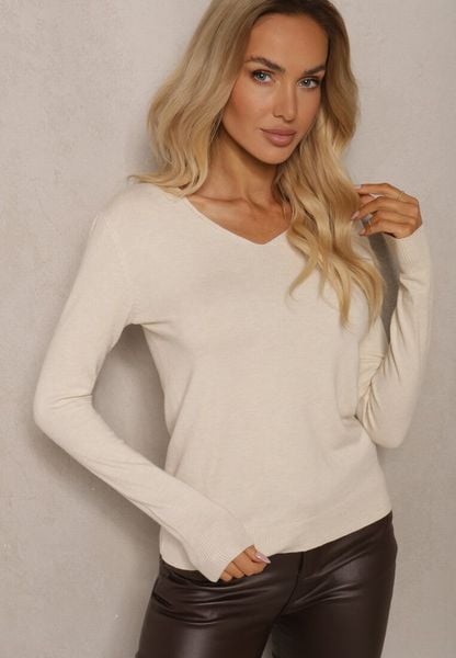 Jasnobeżowy Sweter z Bawełną i Trójkątnym Dekoltem Eulinevia. Brązowe swetry nierozpinane damskie Renee, uniwersalny, z aplikacjami, z bawełny, biznesowe, bez kołnierzyka, bez ramiączek. Za 39.99 zł.