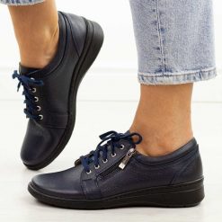 Granatowe skórzane Polskie półbuty damskie Gregors 1152. Niebieskie półbuty damskie GREGORS, na jesień, bez wzorów, z jeansu, eleganckie, bez obcasa, na płaskiej podeszwie, bez zapięcia. Za 379.00 zł.