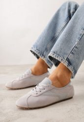 Szare Sneakersy Kultowe Tenisówki Y2K z Imitacji Zamszu Nerialle. Szare trampki i tenisówki damskie Renee, bez wzorów, z koronki, bez zapięcia. Za 79.99 zł.