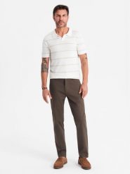 Spodnie męskie chino REGULAR FIT z delikatną strukturą – brązowe V3 - Rozmiar: XXL. Brązowe eleganckie spodnie męskie Ombre Clothing, bez wzorów, z bawełny, klasyczne. W wyprzedaży za 254.99 zł.