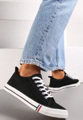 Czarne Trampki przed Kostkę Sznurowane Islatia. Czarne trampki i tenisówki damskie Renee, z aplikacjami, z jeansu, przed kostkę, bez zapięcia. Za 49.99 zł.