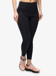 Legginsy damskie On Running Trek Tight. Czarne legginsy damskie On Running, bez wzorów, z materiału. Za 614.89 zł.