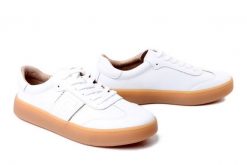 FILIPPO DP7543/26 WH biały, półbuty damskie. Białe półbuty damskie Filippo, bez wzorów, ze skóry, bez obcasa, bez zapięcia. Za 199.90 zł.