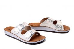 INBLU CP-63 001 biały, klapki damskie. Białe klapki damskie Inblu, na lato, bez wzorów, bez obcasa, bez zapięcia. Za 80.99 zł.