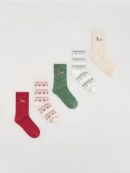 Skarpetki ze świątecznym motywem 5 pack - czerwony. Czerwone skarpetki damskie Reserved, bez wzorów. Za 59.99 zł.